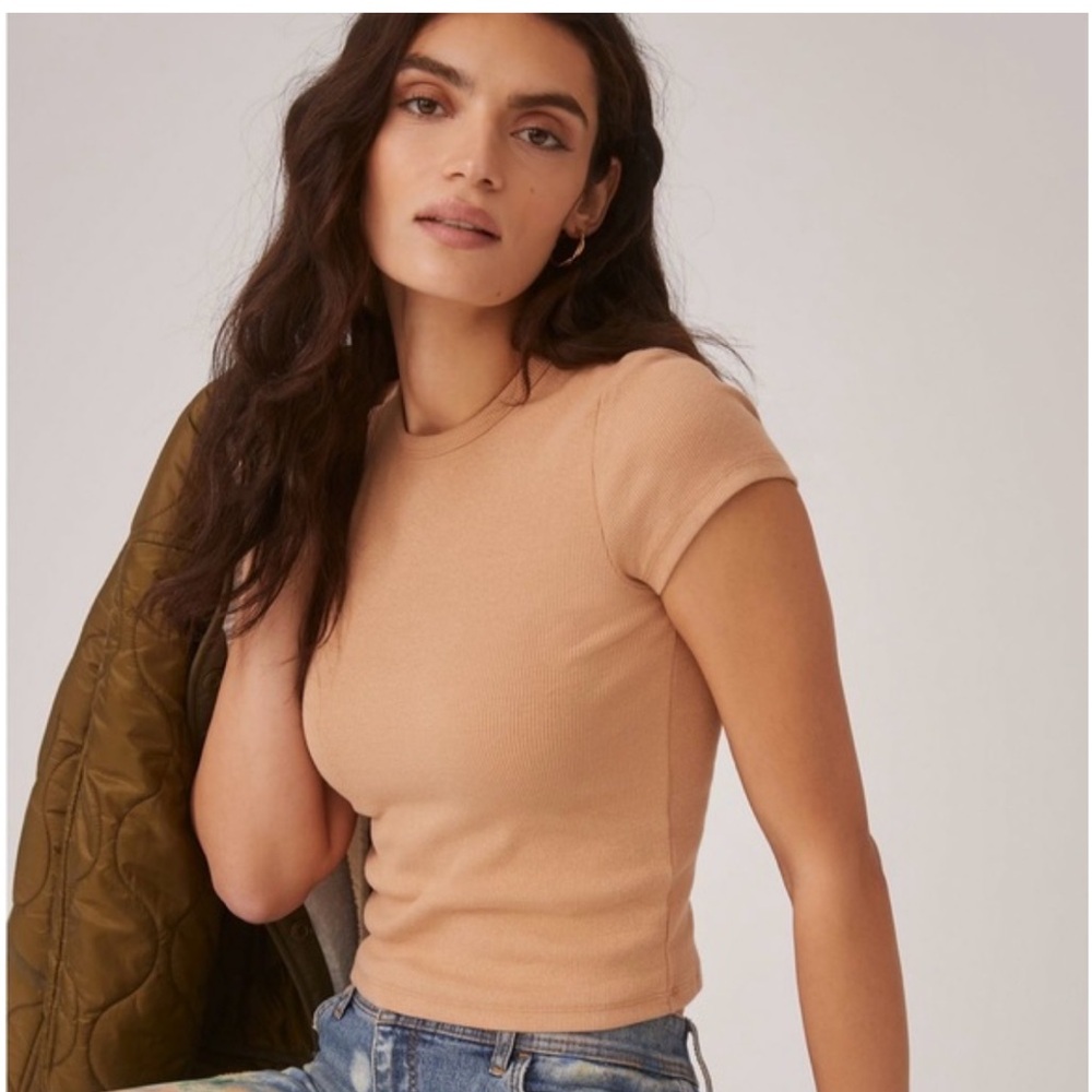 Maeve Anthropologie Tan Beige Short Sleeve Ribbed Tshirt - Baby Tee - Cropped